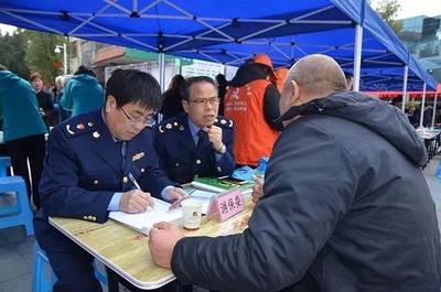 消費權(quán)益要保護,普法宣傳進世貿(mào)——新昌縣司法局開展消費者權(quán)益保護主題普法宣傳活動