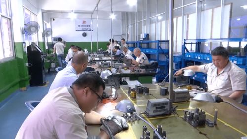 馬躍華勞模工匠技術服務隊 技術創(chuàng)新課題攻關 增添企業(yè)發(fā)展新動能