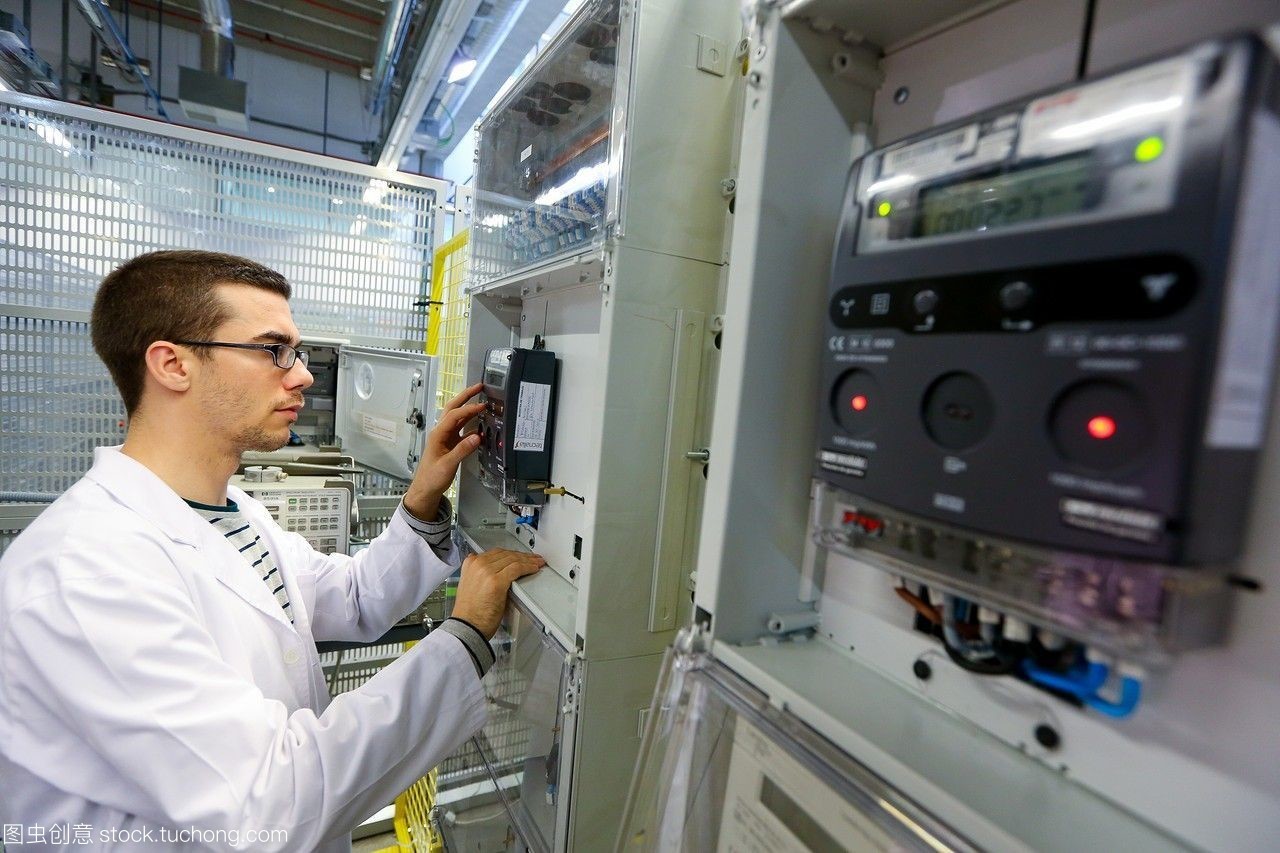 研究員。電器柜性能計數器。低壓微網絡。用于智能電網和智能電表的測試和證書服務。電力電子設備認證。技術服務行業(yè)。tecnaliaresearch&innovationbizkaiabasquecountry,西班牙。